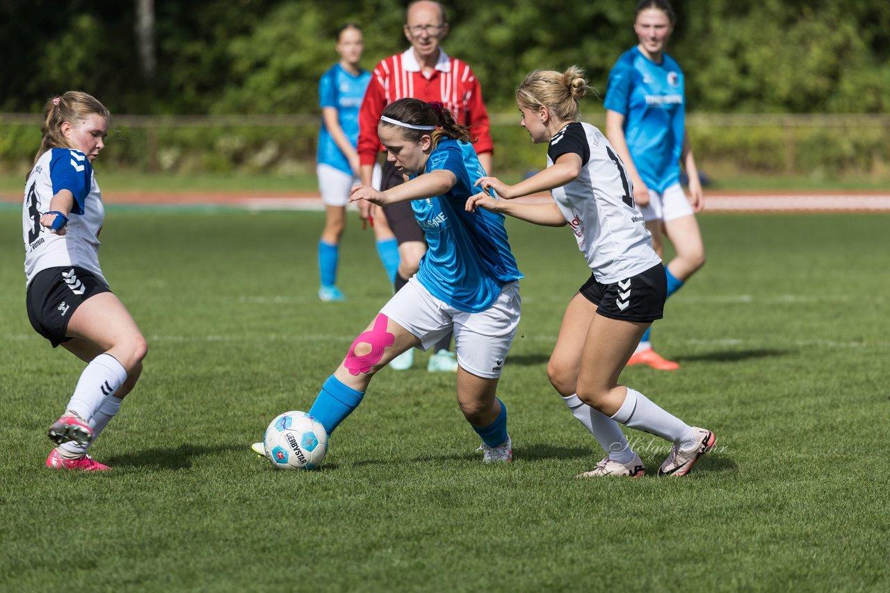 Bild 183 - wBJ VfL Pinneberg - Germania Schnelsen : Ergebnis: 15:1